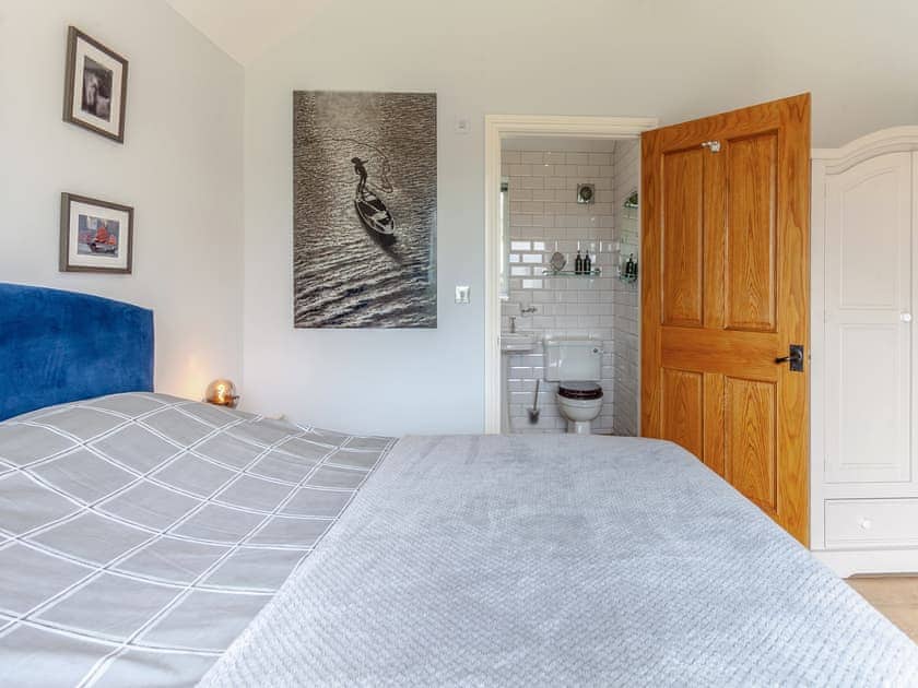 Double bedroom | The Lodge at Edenbridge, Shepton Mallet