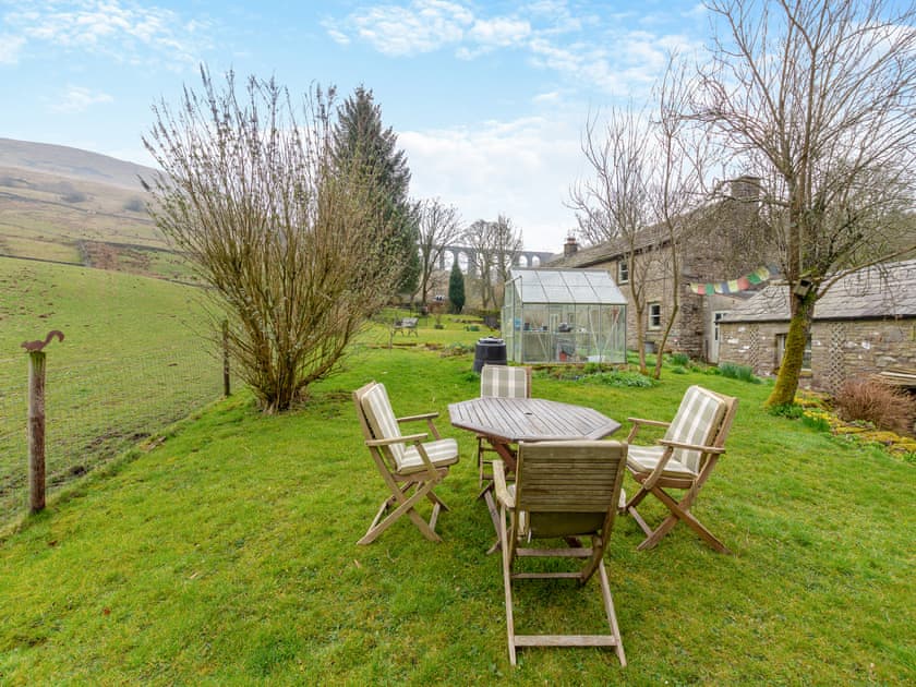 Sitting-out-area | Slingsby Barn, Sedbergh