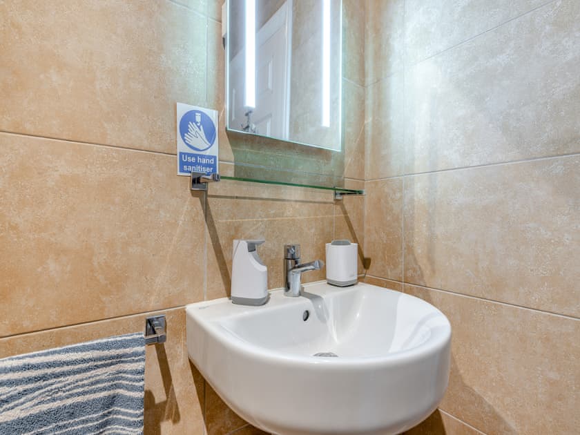 Bathroom | Sea Glimpse, Whitby