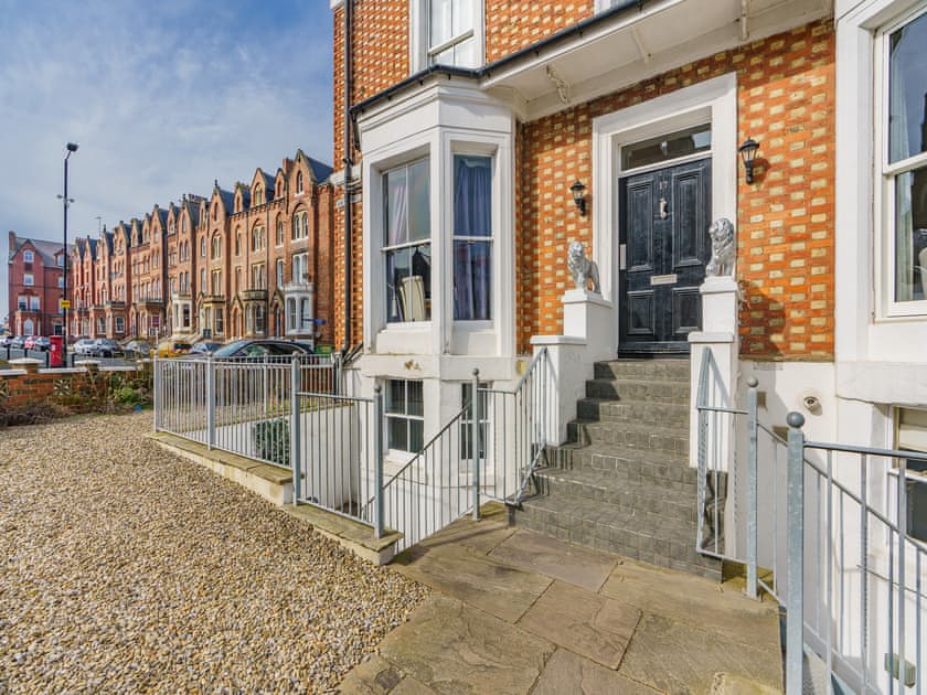 Exterior | Sea Glimpse, Whitby