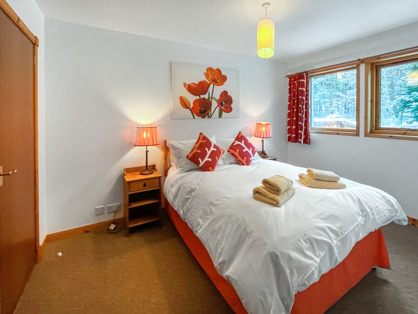 Double bedroom | Heath Cottage, Boat of Garten, near Aviemore