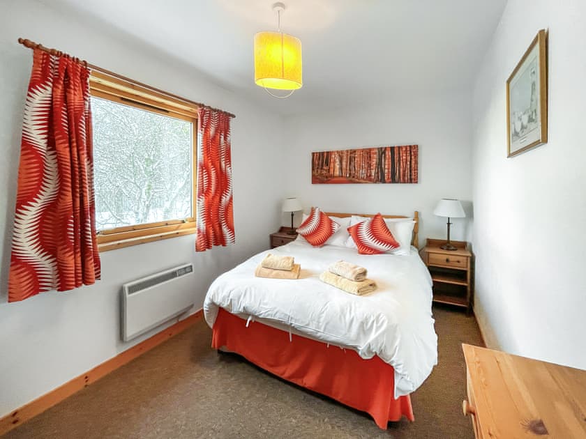 Double bedroom | Heath Cottage, Boat of Garten, near Aviemore