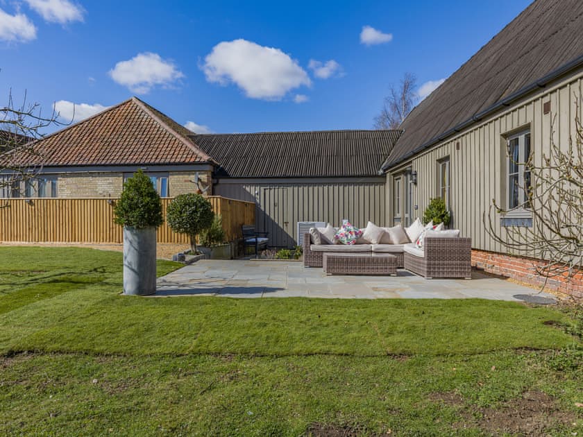 Outdoor | Orchard Barn, Thurlton