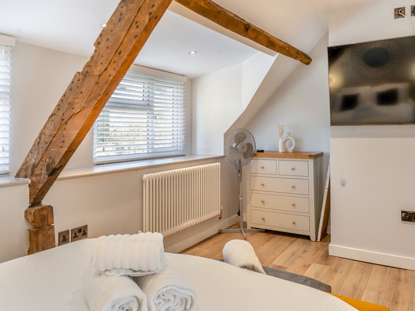 Double bedroom | Mid Terrace, Llanfilo Brecon