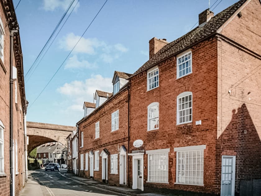 Exterior | Whispering Place, Bewdley