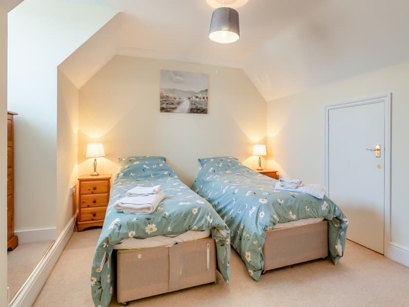 Twin bedroom | Chestnut Grange, Barrow, nr Bury St Edmunds
