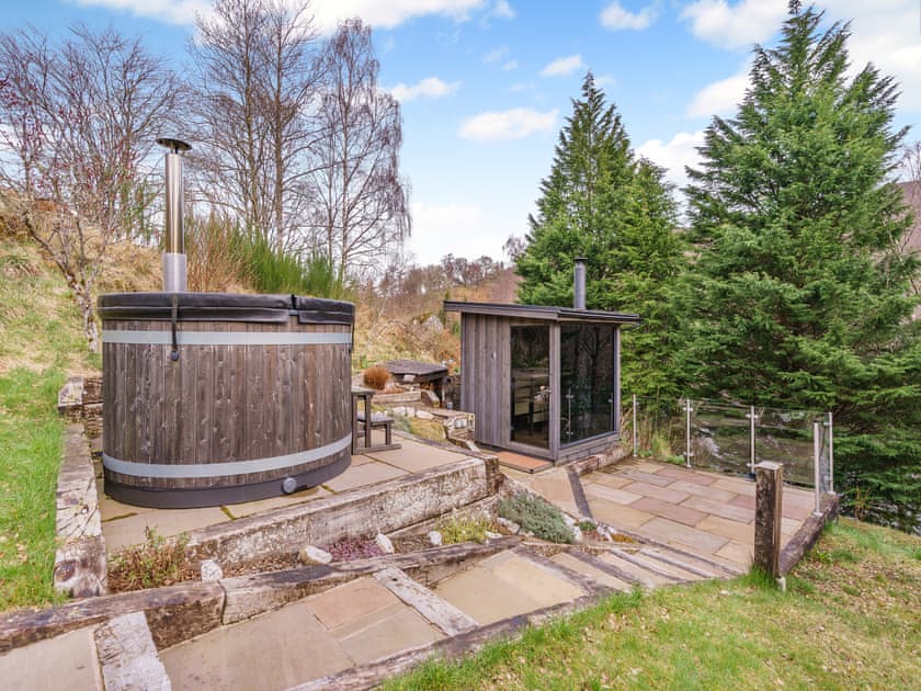 Hot tub | Clunie Dam Lodge, Loch Tummel