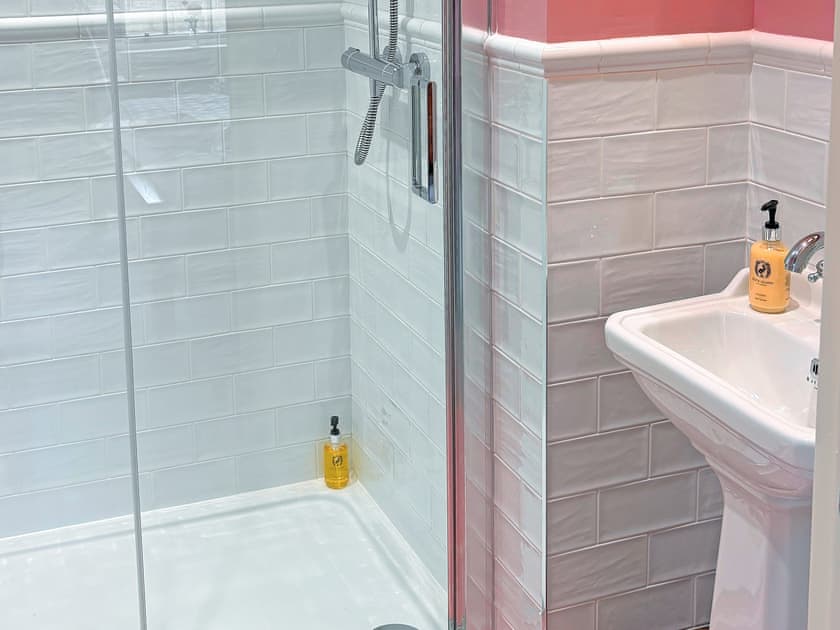 Shower room | Peaseblossom House, Alnwick