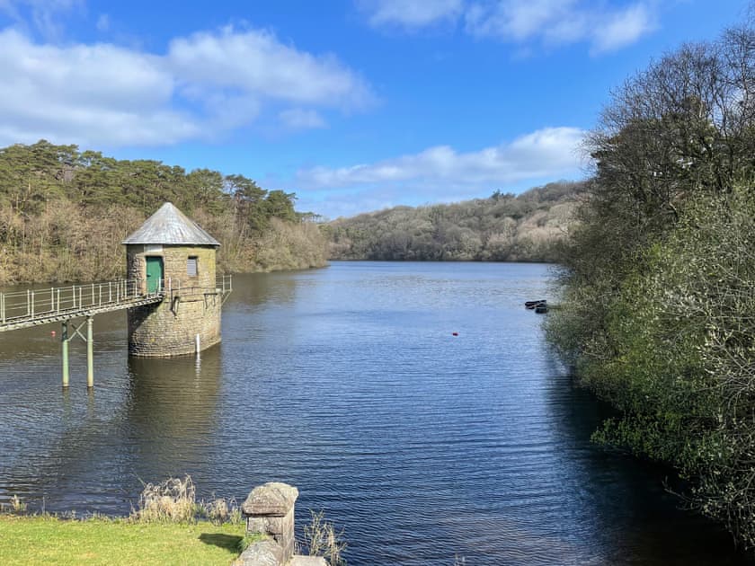 Swiss Valley reservoir less than a 5 minute drive away. Perfect for dog walking | Maes Y Wawr, Felinfoel, near Kidwelly