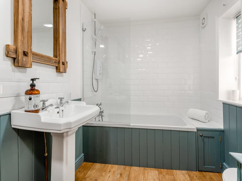 Bathroom | The Old Bakehouse, Whitby