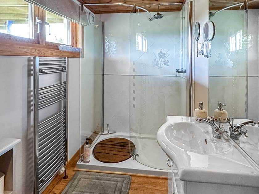 Bathroom | Wild Grape Lodge, Fritton, near Great Yarmouth