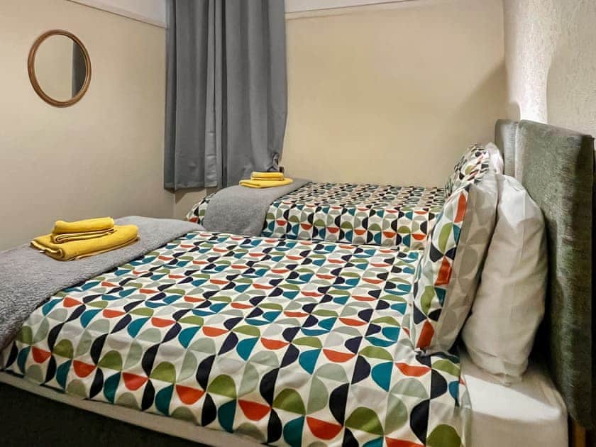 Twin bedroom | Burnside Place, Cellardyke, near Anstruther