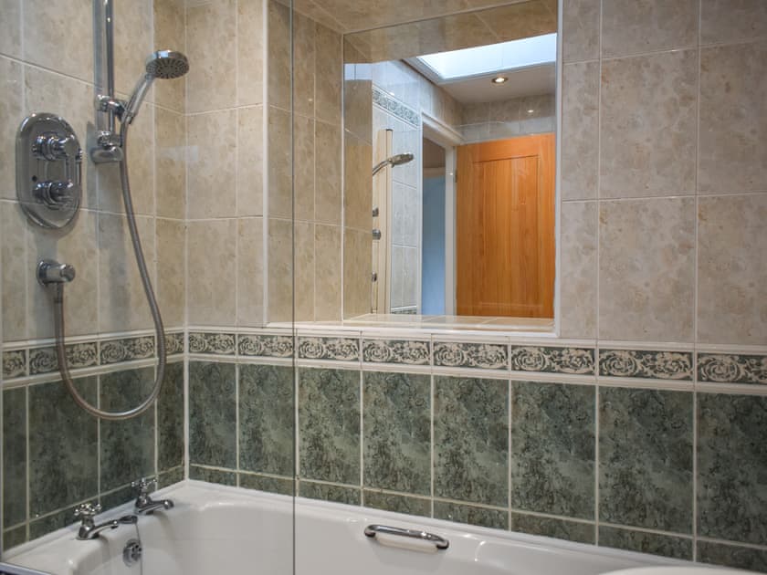 Bathroom | Sunnyside Cottage, Grassington