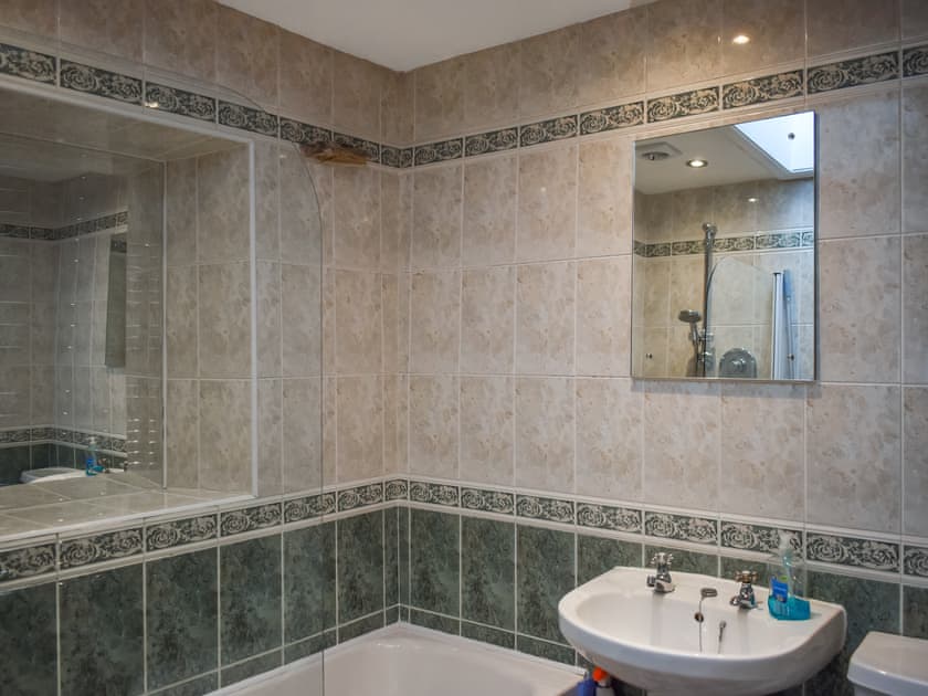 Bathroom | Sunnyside Cottage, Grassington