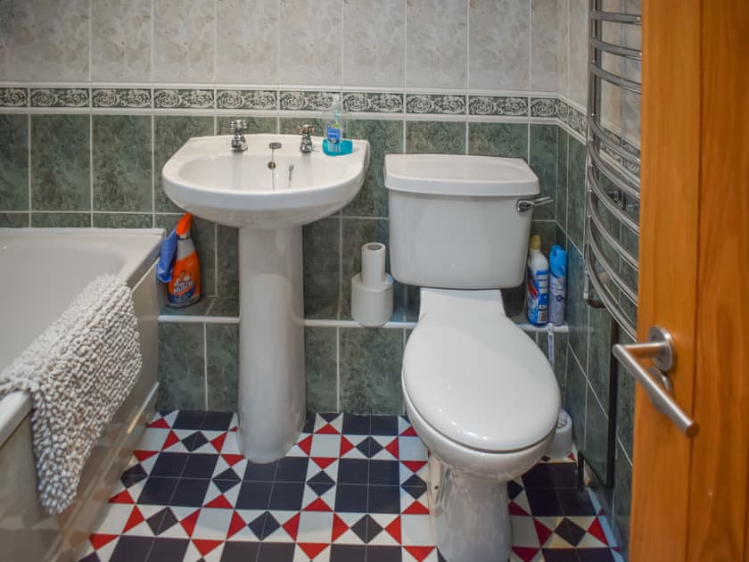 Bathroom | Sunnyside Cottage, Grassington