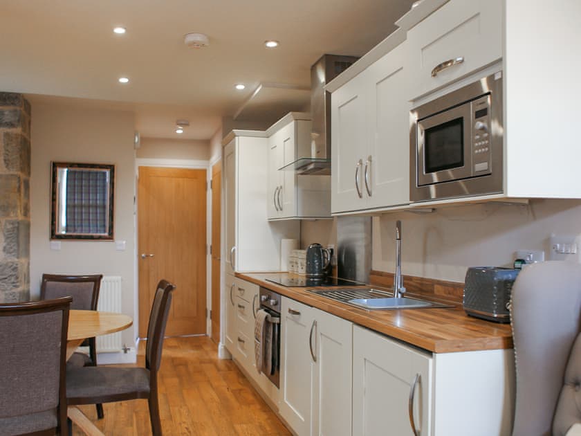 Kitchen/diner | Roslin Chapel Cottage - Roslin Retreats, Roslin