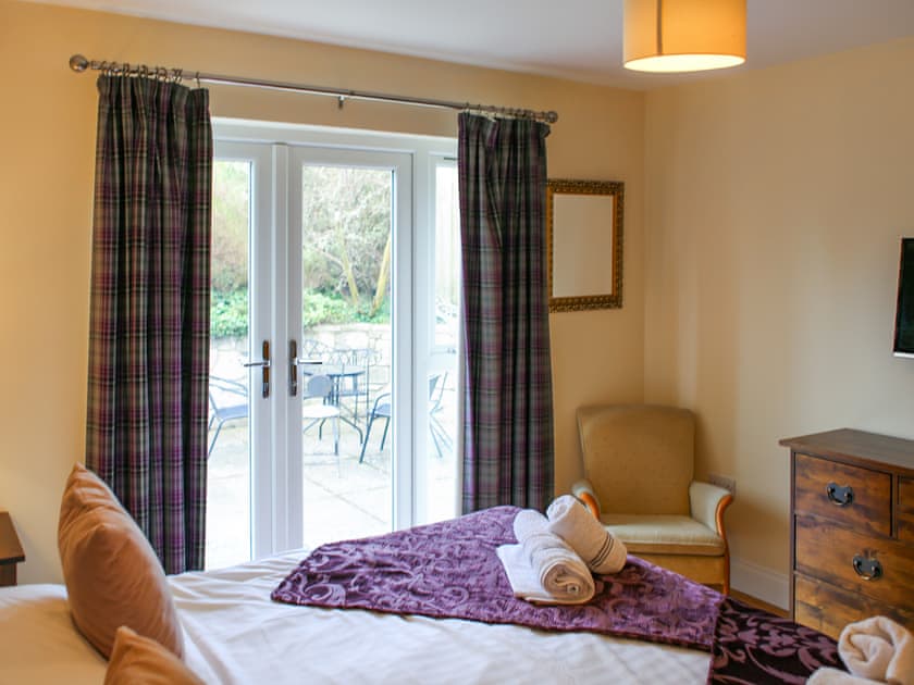 Double bedroom | Roslin Chapel Lodge - Roslin Retreats, Roslin