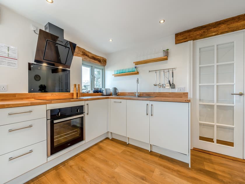 Kitchen | Horseshoe Cottage - Deviock Farm, Downderry