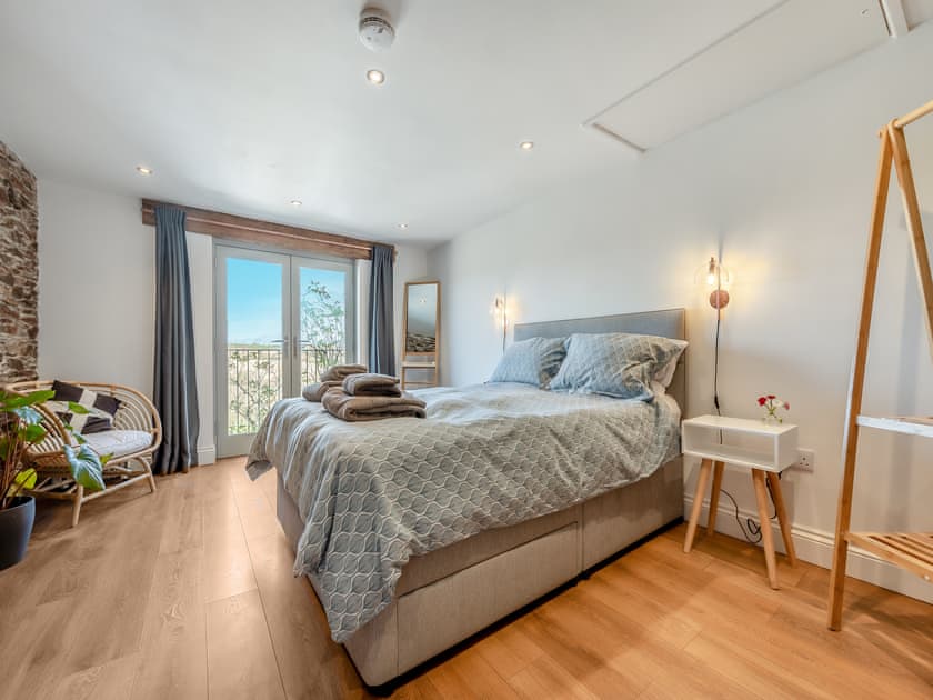 Double bedroom | Horseshoe Cottage - Deviock Farm, Downderry