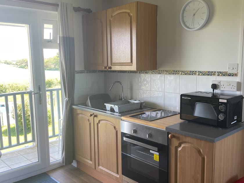 Kitchen | Hawthorn Apartment - Moorhead Country Holidays, Woolfardisworthy, Clovelly