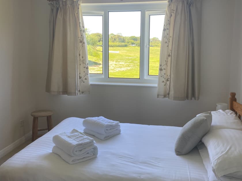 Double bedroom | Hawthorn Apartment - Moorhead Country Holidays, Woolfardisworthy, Clovelly