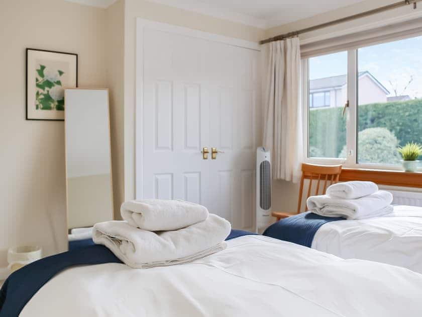 Twin bedroom | Argyle View, Dunblane
