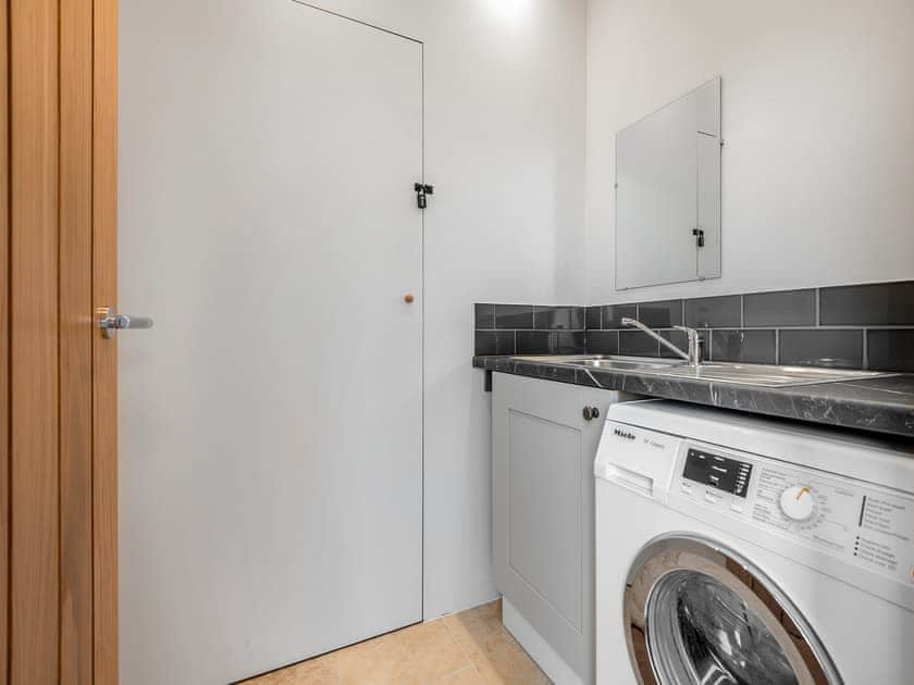 Utility room | Old Barn 1 - Bedborough Farm Cottages, Wimborne