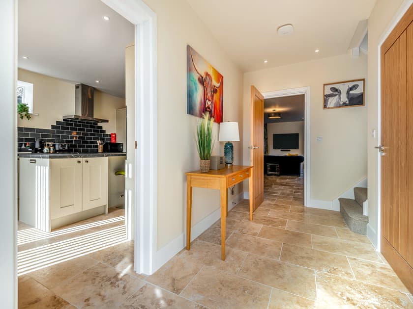 Entrance Hall  | Old Barn 1 - Bedborough Farm Cottages, Wimborne