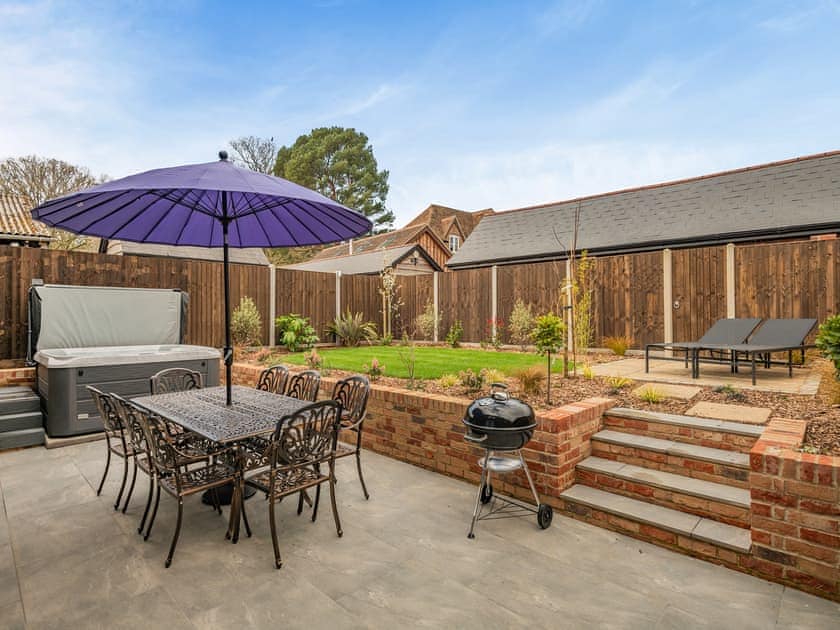 Outdoor eating area | Old Barn 1 - Bedborough Farm Cottages, Wimborne