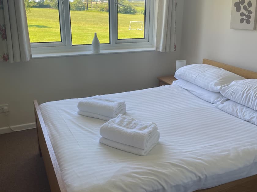 Double bedroom | Chestnut Apartment - Moorhead Country Holidays, Woolfardisworthy, Clovelly
