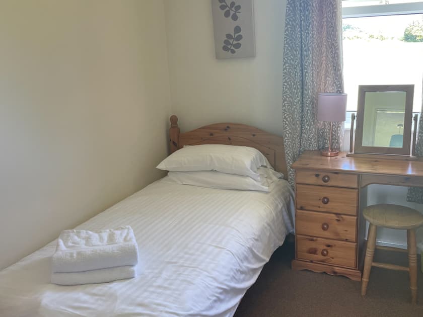 Single bedroom | Chestnut Apartment - Moorhead Country Holidays, Woolfardisworthy, Clovelly