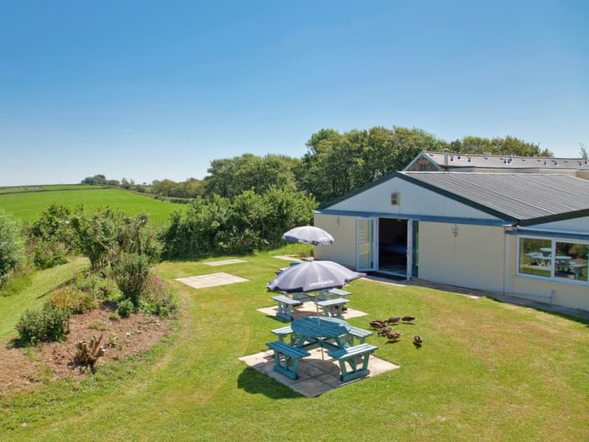 On-site amenities | Chestnut Apartment - Moorhead Country Holidays, Woolfardisworthy, Clovelly
