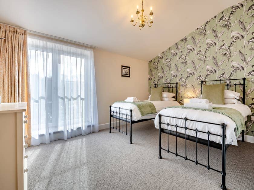 Twin bedroom | Old Barn 2 - Bedborough Farm Cottages, Wimborne