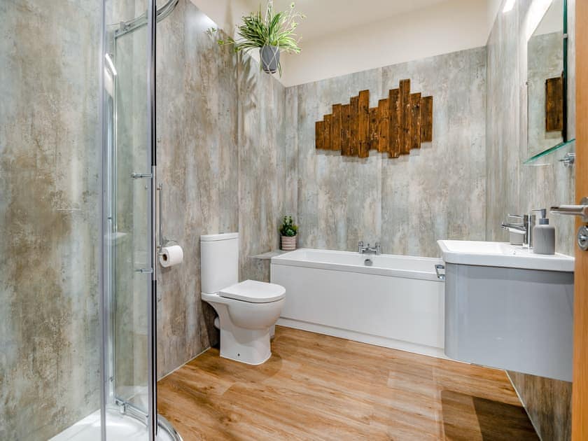 Bathroom | Old Barn 2 - Bedborough Farm Cottages, Wimborne