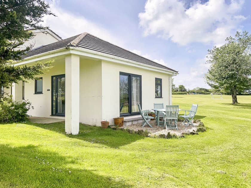 Exterior | Jasmine Apartment - Moorhead Country Holidays, Woolfardisworthy, Clovelly