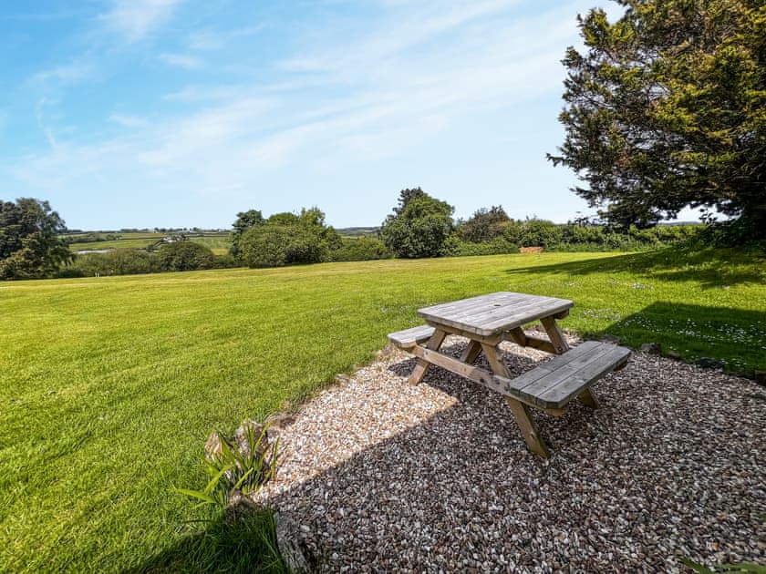 Outside view | Jasmine Apartment - Moorhead Country Holidays, Woolfardisworthy, Clovelly