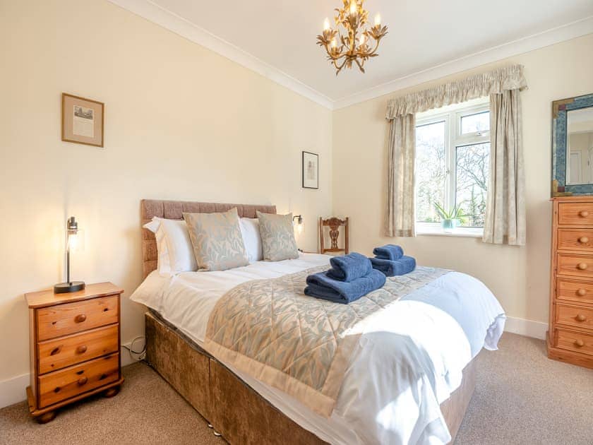 Peaceful en-suite double bedroom | Arnewood Corner, Sway, near Lymington