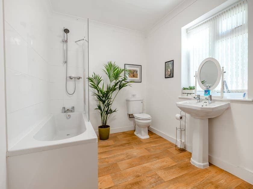Bathroom | Arnewood Corner, Sway, near Lymington
