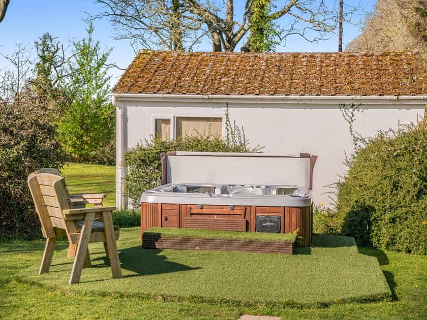 Hot tub | Arnewood Corner, Sway, near Lymington