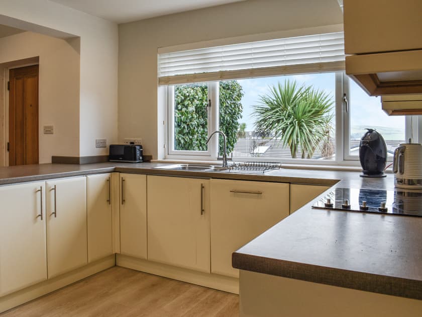 Kitchen | The White House, Dartmouth