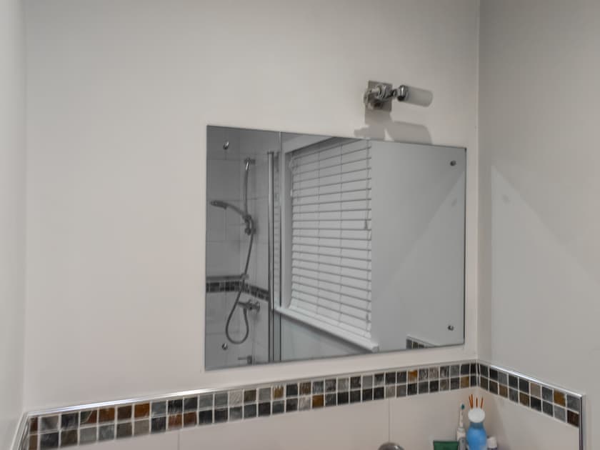 Bathroom | The White House, Dartmouth