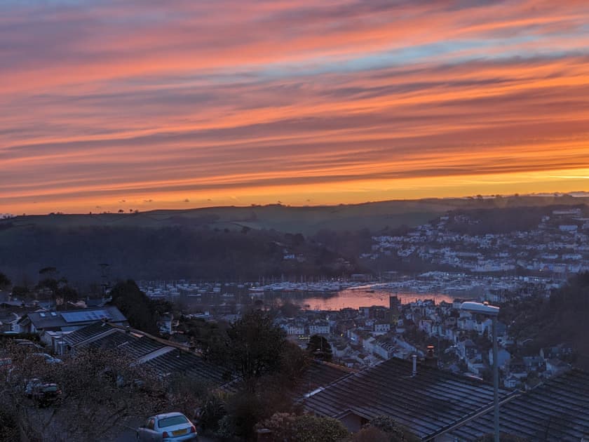 Surrounding area | The White House, Dartmouth