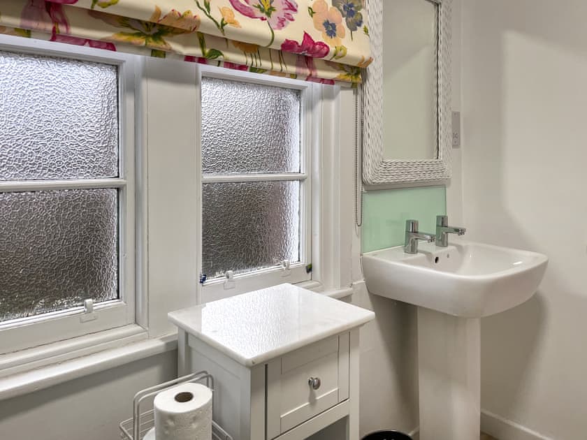 Bathroom | Baldowrie Lodge, Kettins, near Coupar Angus