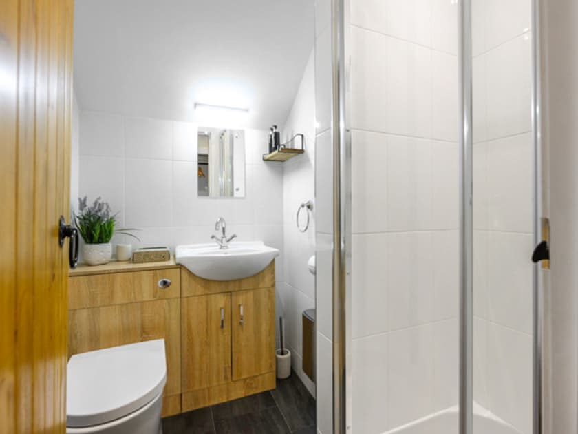 Bathroom | James Wilson Suite - Meldrum Apartments, Ceres, near St Andrews