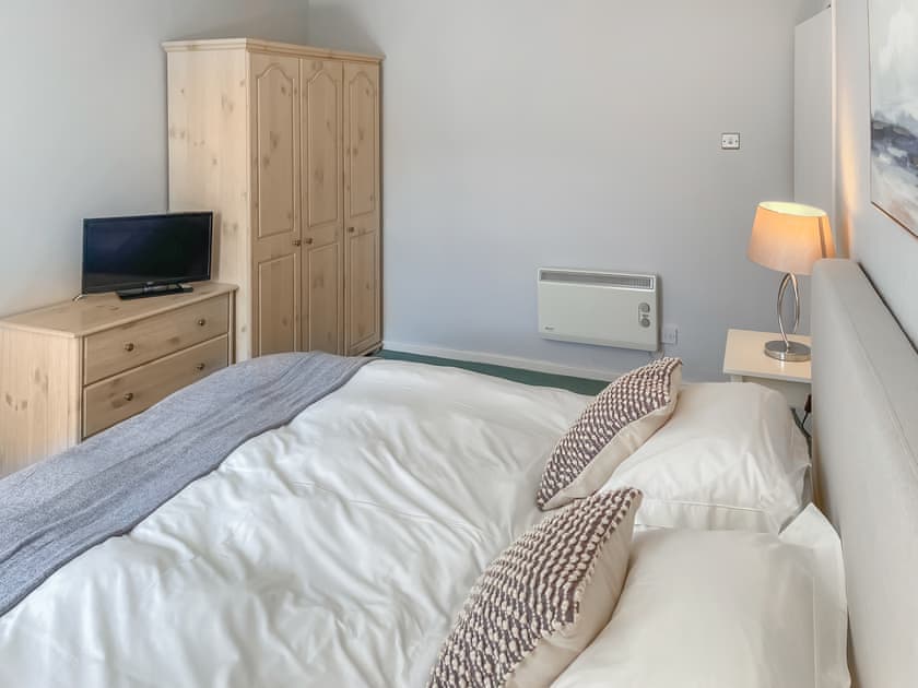 Master bedroom   | Shepherd’s Cottage - Elwick Farm Holiday Cottages, Belford