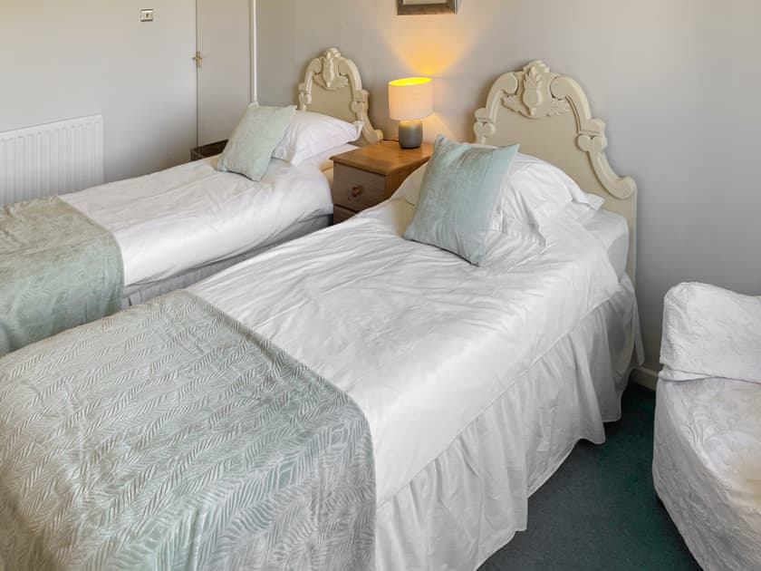 Rear twin room   | Shepherd’s Cottage - Elwick Farm Holiday Cottages, Belford