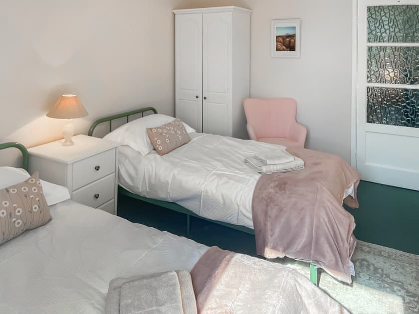 Front twin   | Shepherd’s Cottage - Elwick Farm Holiday Cottages, Belford