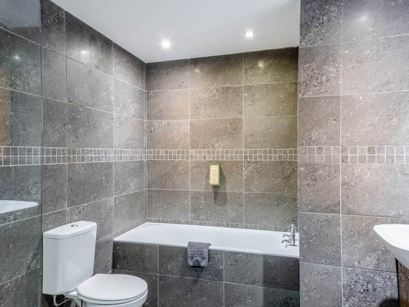 Bathroom | Mulberry - Yewfield Apartments, Hawkshead
