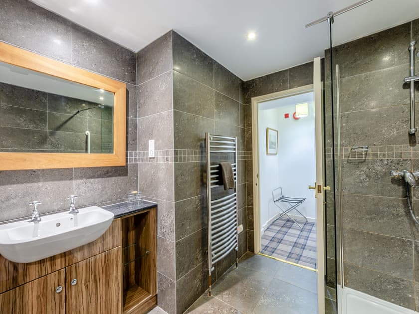 Bathroom | Mulberry - Yewfield Apartments, Hawkshead