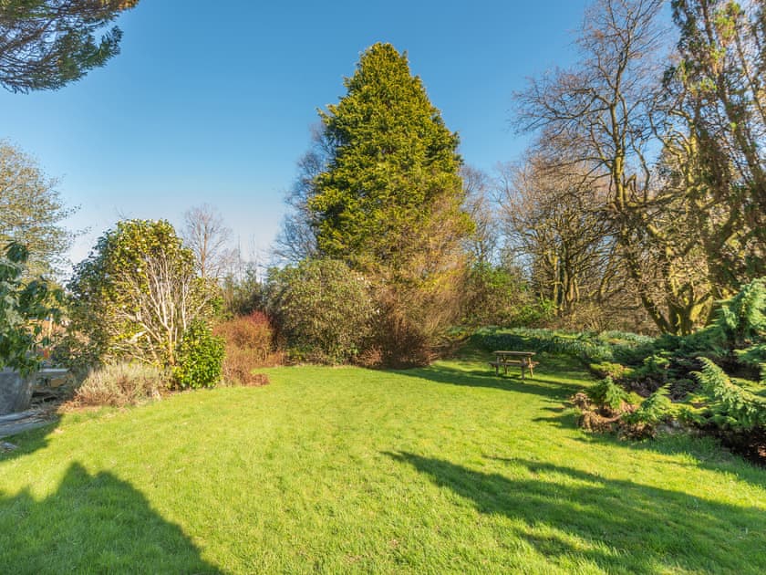 Surrounding area | Rose How 1 - Yewfield Apartments, Hawkshead
